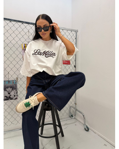 T-shirt oversize streetwear La Milla biała z czekoladowo błękitnym napisem