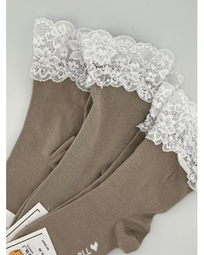 Skarpetki z koronką długie by o la la beżowe