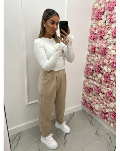 Spodnie dresowe z etykietą By o la la...! beżowe