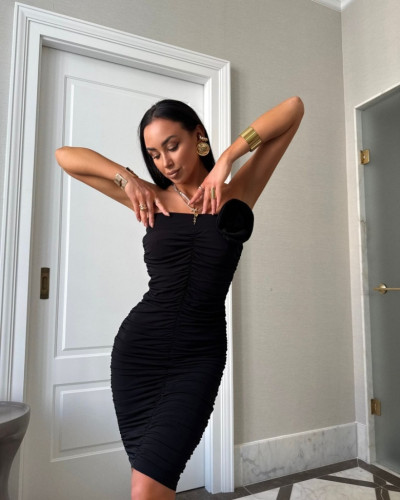 Sukienka tuba z różą La Milla czarna